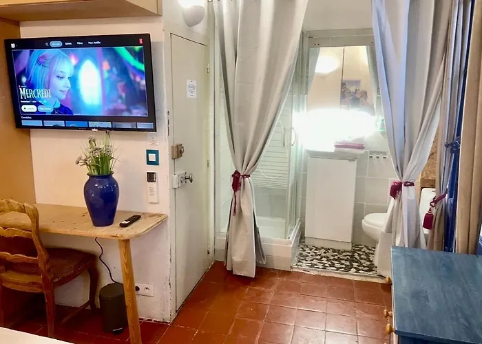 Feria Quarto em Acomodações Particulares *